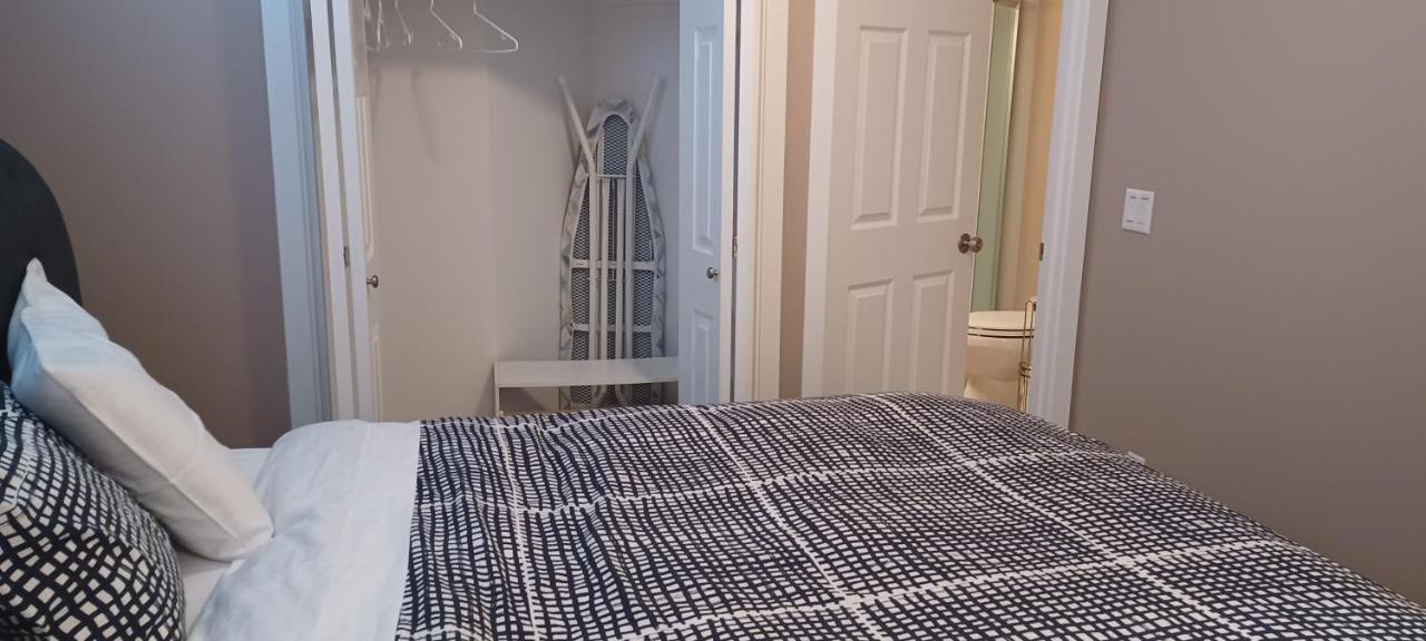 680 Sq Ft Private Space With Ensuite Bathroom YYC المظهر الخارجي الصورة